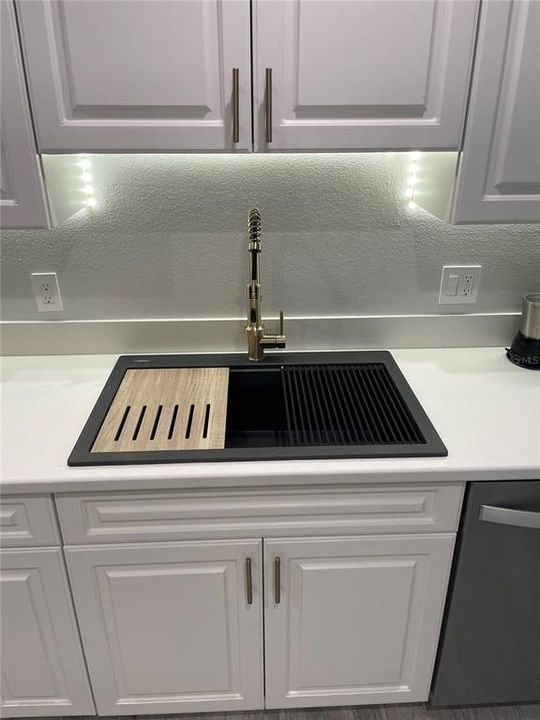 For Rent: $6,500 (3 beds, 3 baths, 1795 Square Feet)