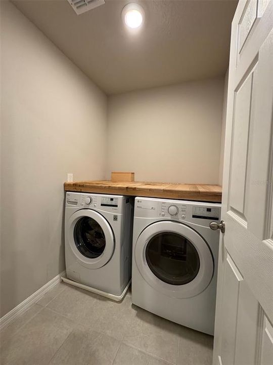 For Rent: $2,350 (3 beds, 2 baths, 1795 Square Feet)