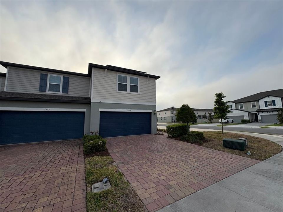 For Rent: $2,350 (3 beds, 2 baths, 1795 Square Feet)