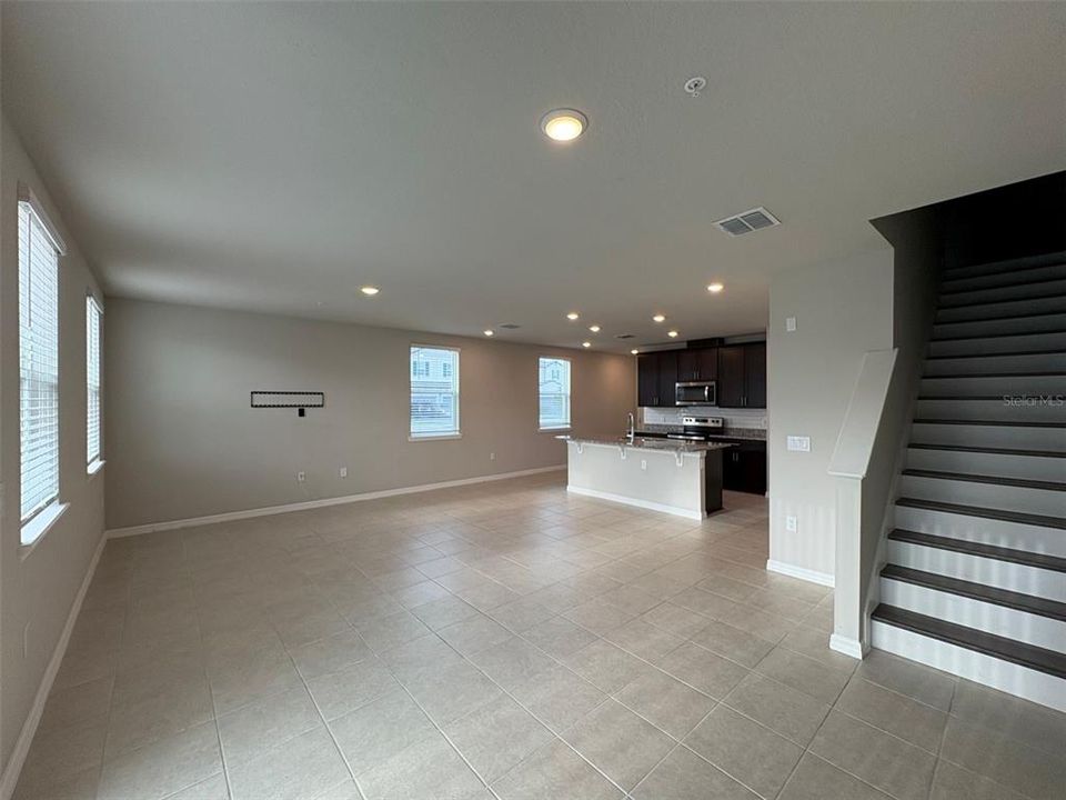 For Rent: $2,350 (3 beds, 2 baths, 1795 Square Feet)