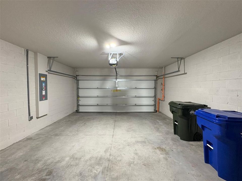 For Rent: $2,350 (3 beds, 2 baths, 1795 Square Feet)