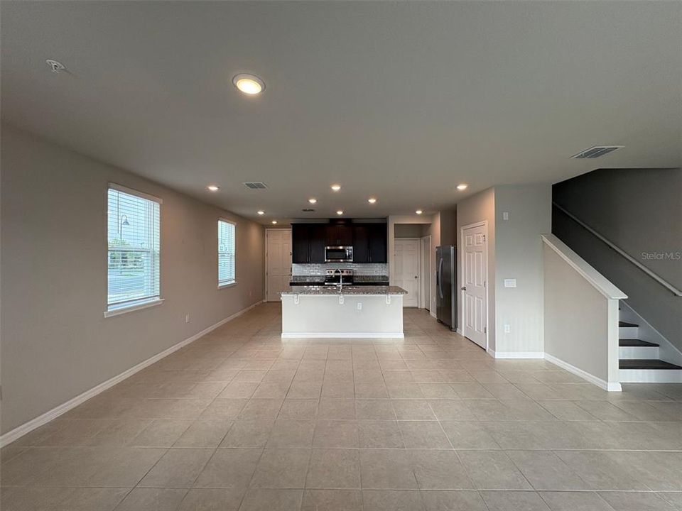 For Rent: $2,350 (3 beds, 2 baths, 1795 Square Feet)