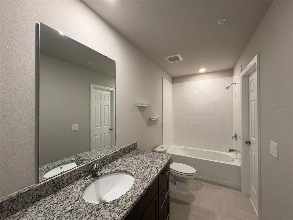 For Rent: $2,350 (3 beds, 2 baths, 1795 Square Feet)