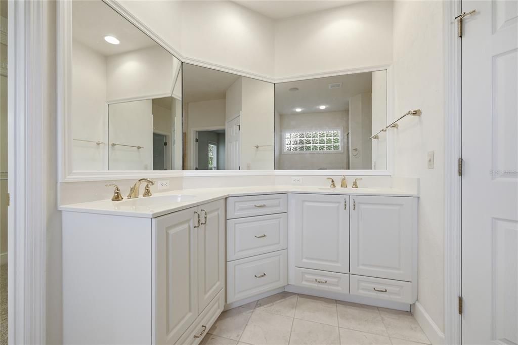 На продажу: $879,000 (5 спален, 4 ванн, 3479 Квадратных фут)