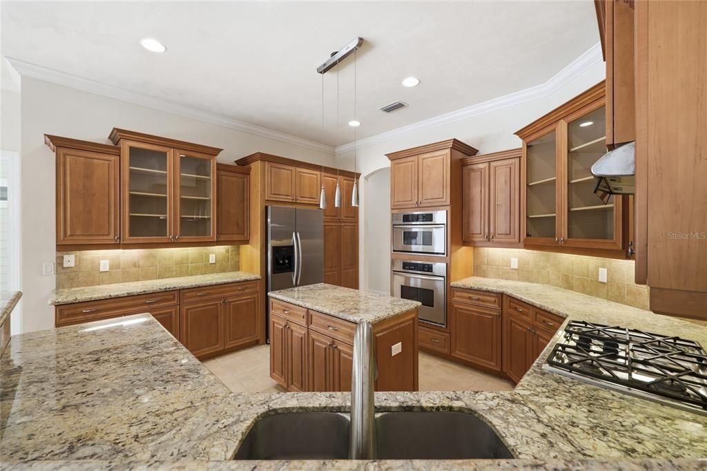 На продажу: $879,000 (5 спален, 4 ванн, 3479 Квадратных фут)