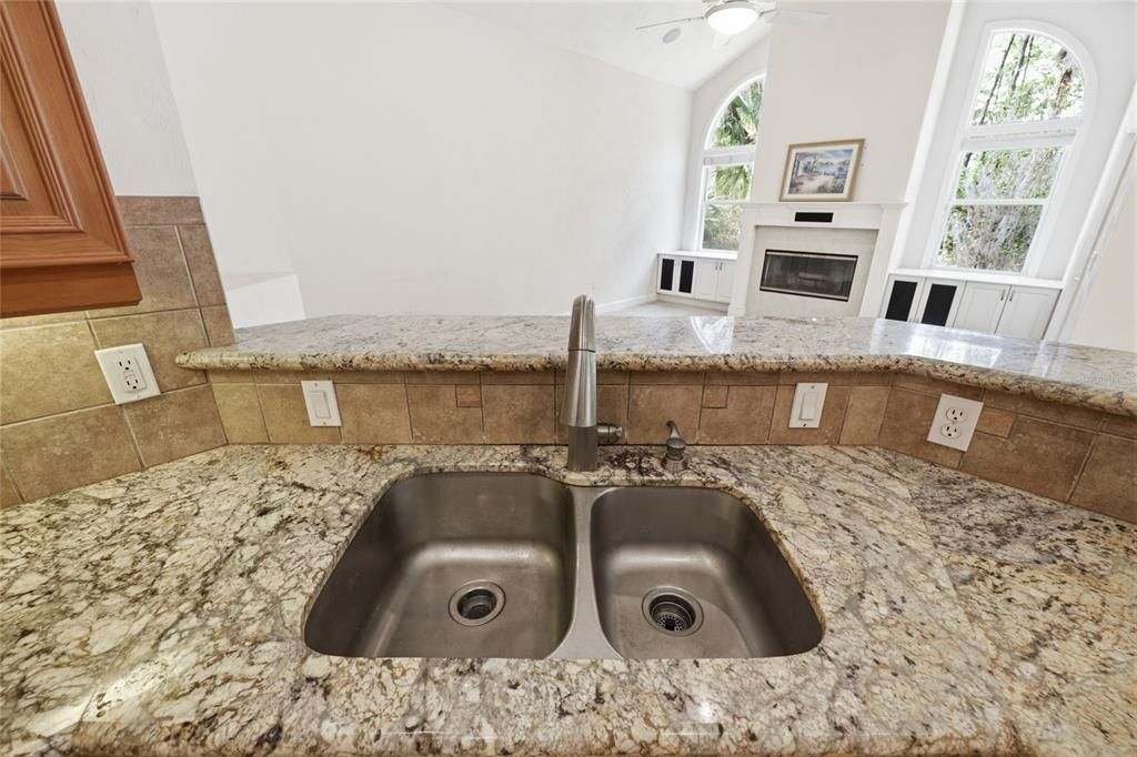 На продажу: $879,000 (5 спален, 4 ванн, 3479 Квадратных фут)