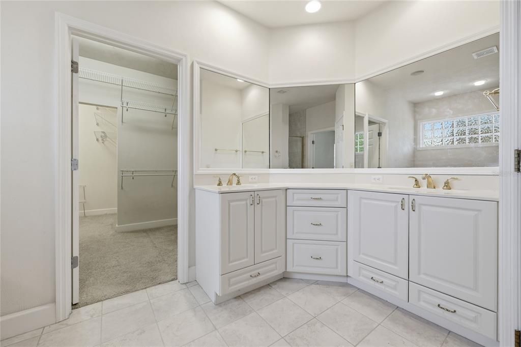 На продажу: $879,000 (5 спален, 4 ванн, 3479 Квадратных фут)