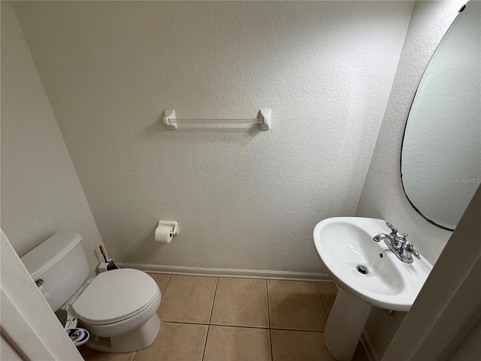 Active With Contract: $2,400 (3 beds, 2 baths, 1608 Square Feet)