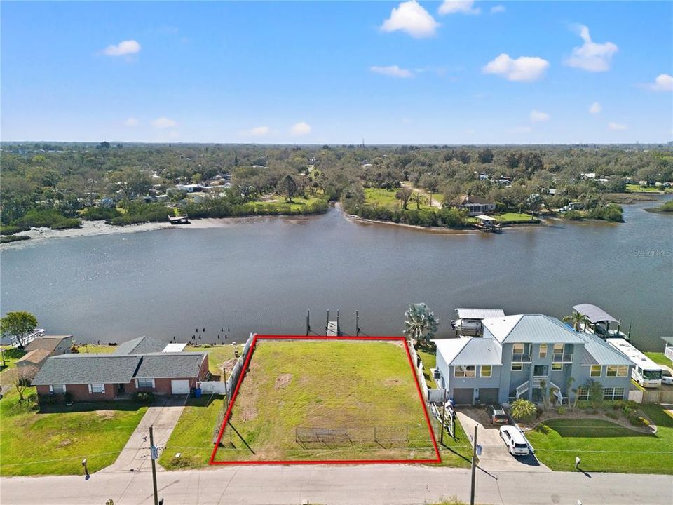 En Venta: $994,000 (4 camas, 3 baños, 2670 Pies cuadrados)