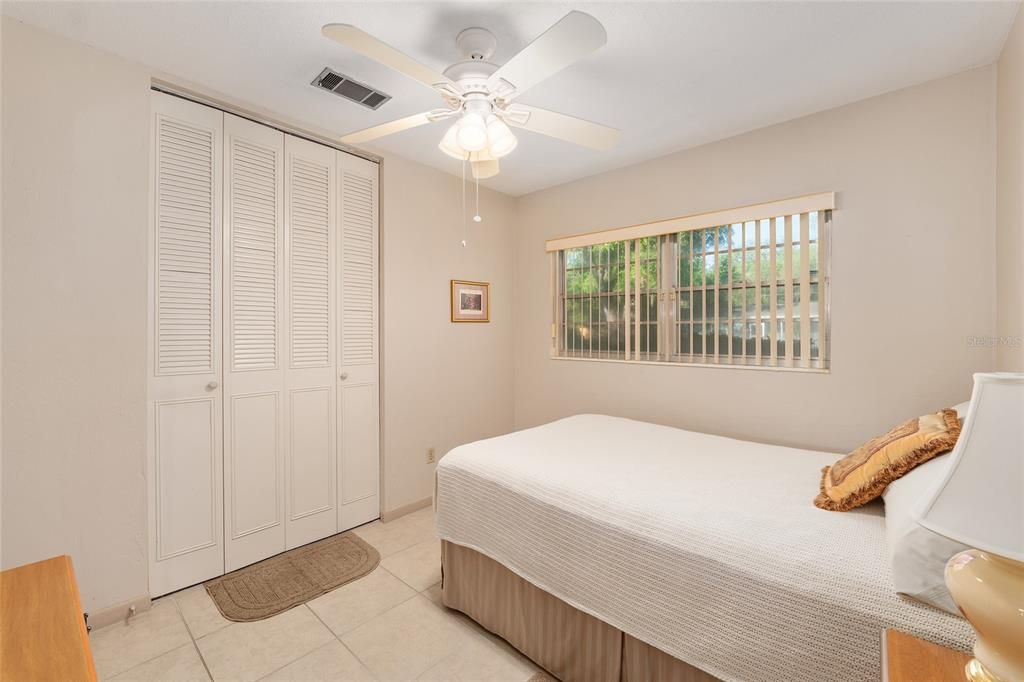 Под контрактом: $229,500 (3 спален, 2 ванн, 1017 Квадратных фут)