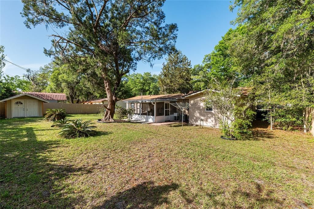 Под контрактом: $229,500 (3 спален, 2 ванн, 1017 Квадратных фут)