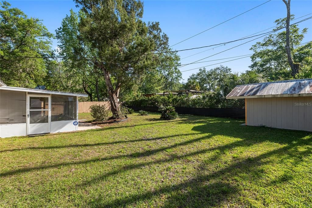 Под контрактом: $229,500 (3 спален, 2 ванн, 1017 Квадратных фут)