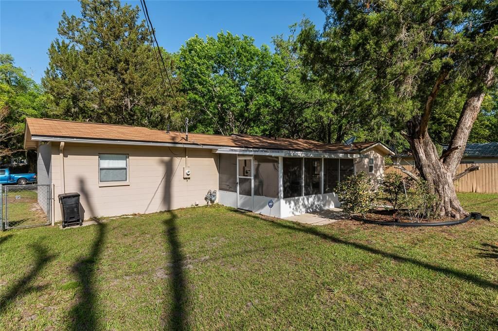 Под контрактом: $229,500 (3 спален, 2 ванн, 1017 Квадратных фут)