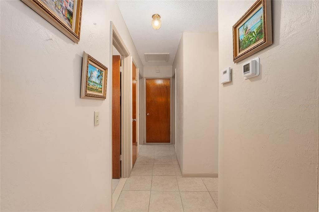 Под контрактом: $229,500 (3 спален, 2 ванн, 1017 Квадратных фут)