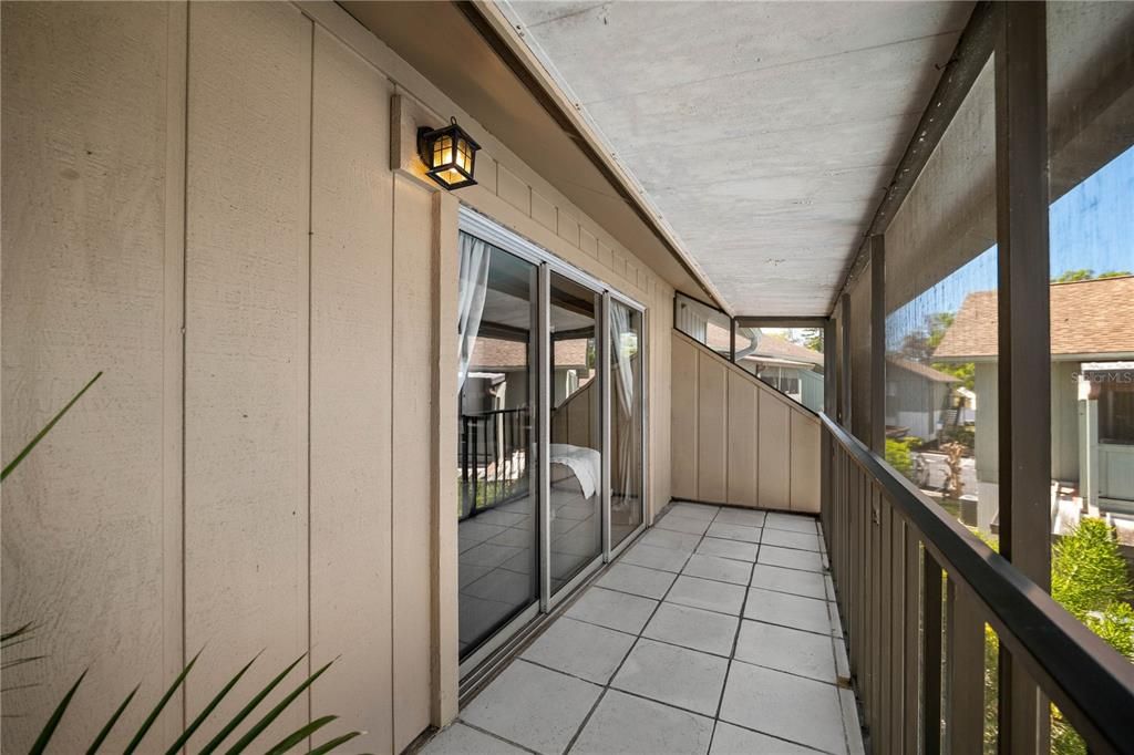 На продажу: $170,000 (2 спален, 2 ванн, 1049 Квадратных фут)