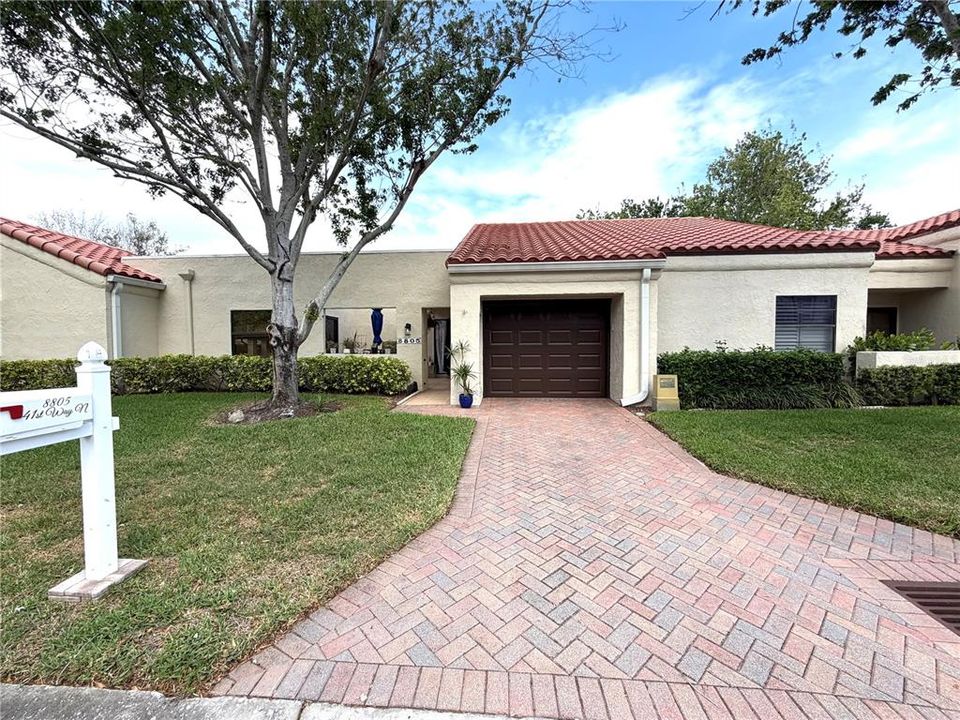 En Venta: $259,000 (2 camas, 2 baños, 1051 Pies cuadrados)