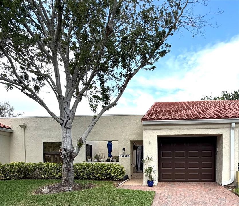 En Venta: $259,000 (2 camas, 2 baños, 1051 Pies cuadrados)