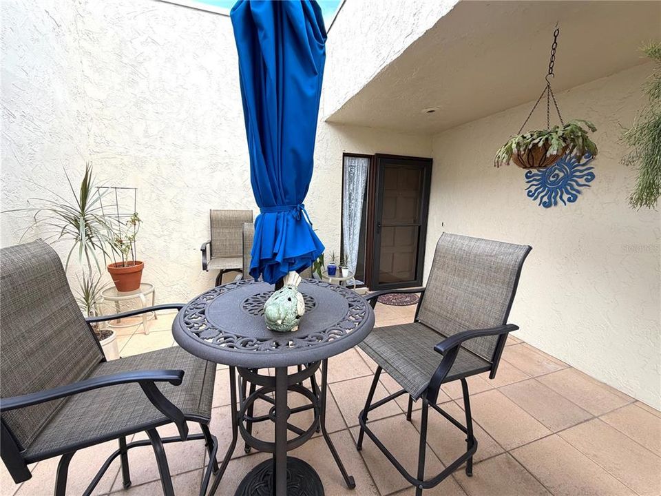 En Venta: $259,000 (2 camas, 2 baños, 1051 Pies cuadrados)