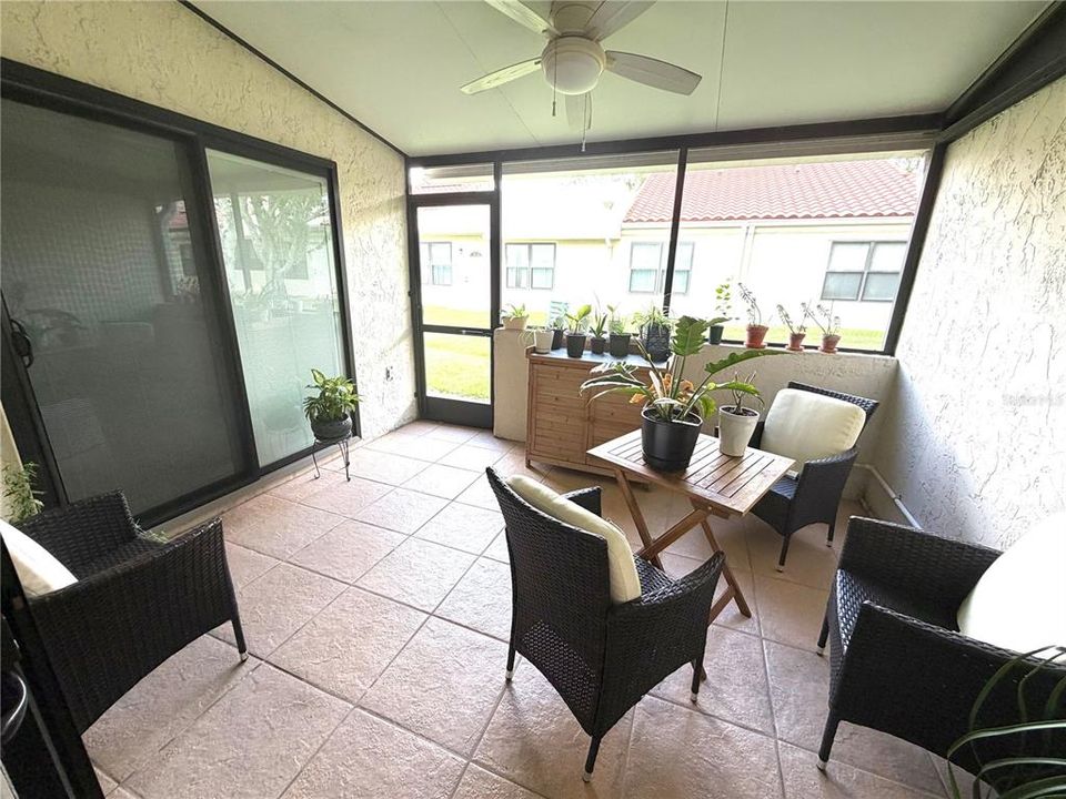 En Venta: $259,000 (2 camas, 2 baños, 1051 Pies cuadrados)