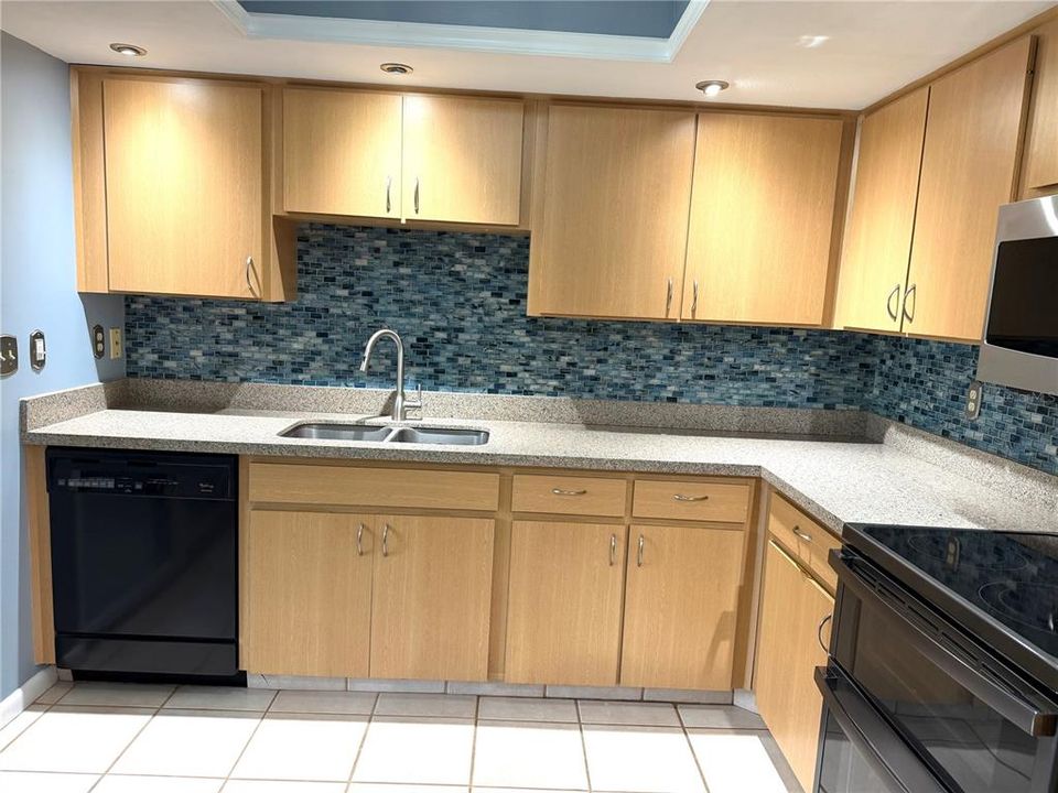 En Venta: $259,000 (2 camas, 2 baños, 1051 Pies cuadrados)