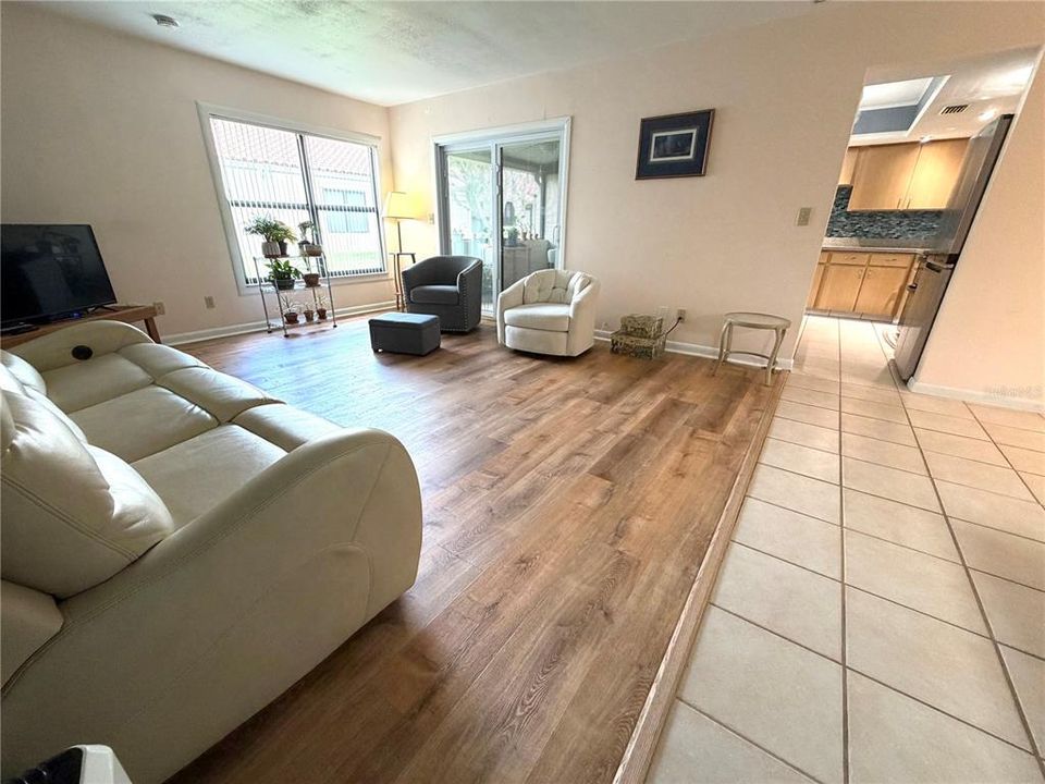 En Venta: $259,000 (2 camas, 2 baños, 1051 Pies cuadrados)