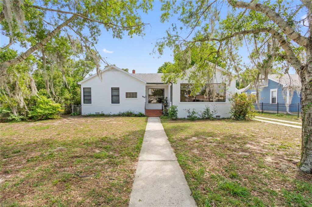 Active With Contract: $270,000 (3 beds, 2 baths, 1946 Square Feet)