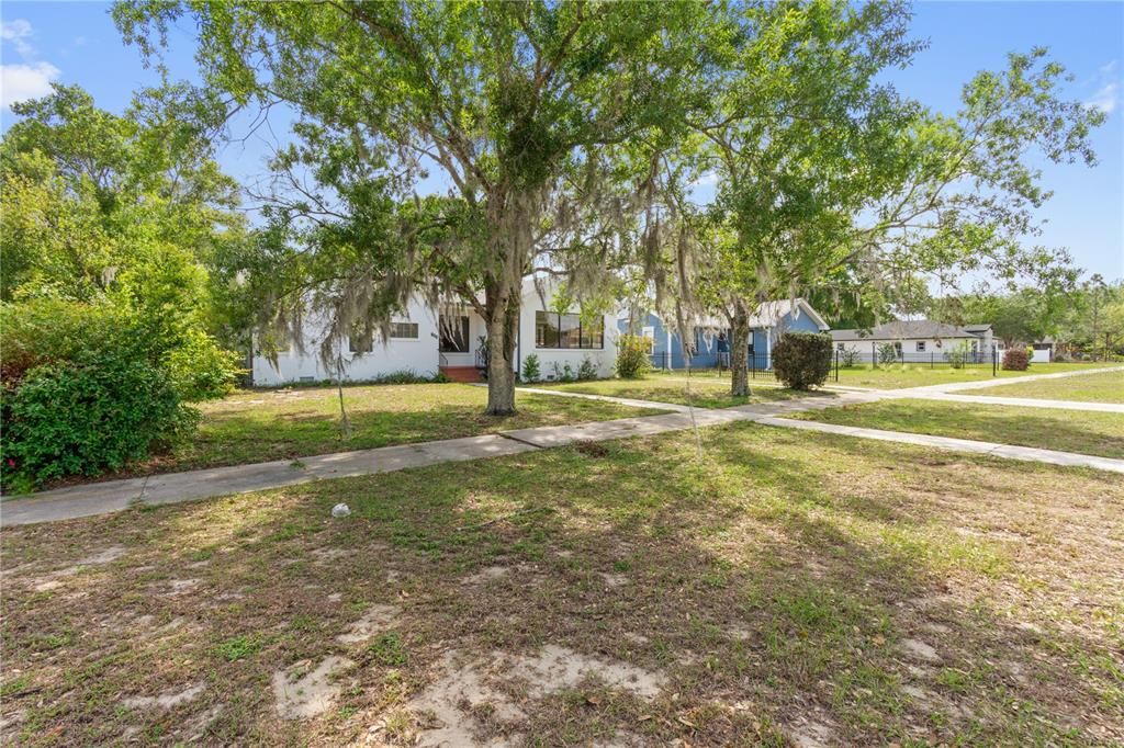 Active With Contract: $270,000 (3 beds, 2 baths, 1946 Square Feet)