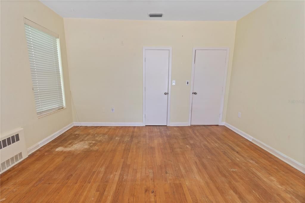Active With Contract: $270,000 (3 beds, 2 baths, 1946 Square Feet)