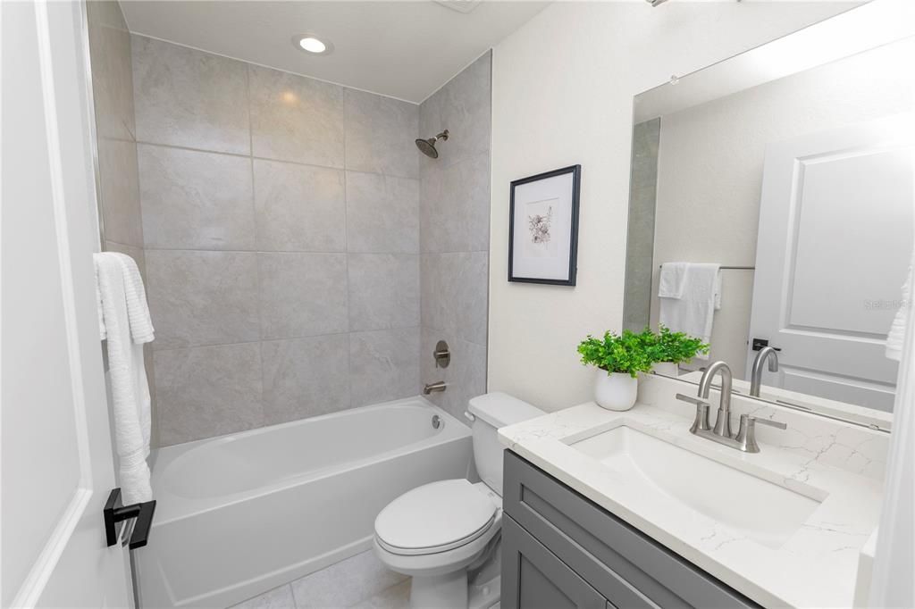 На продажу: $309,950 (3 спален, 2 ванн, 1455 Квадратных фут)