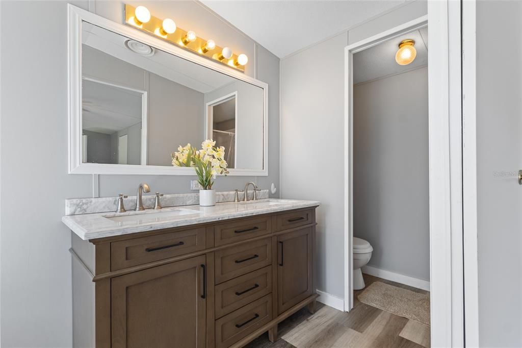 For Sale: $599,900 (2 beds, 2 baths, 1152 Square Feet)