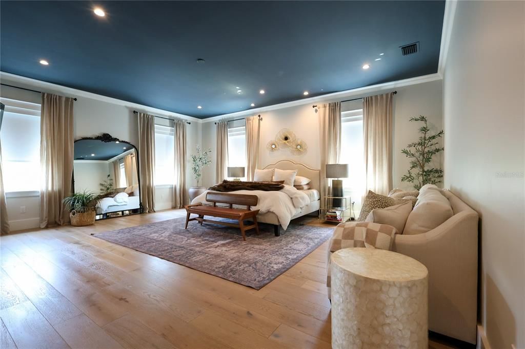 В аренду: $18,000 (5 спален, 5 ванн, 4552 Квадратных фут)