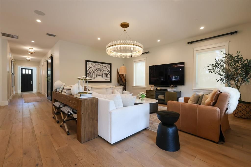 В аренду: $18,000 (5 спален, 5 ванн, 4552 Квадратных фут)