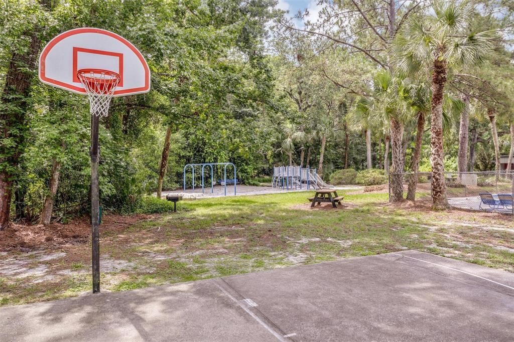 For Sale: $313,700 (4 beds, 2 baths, 1878 Square Feet)