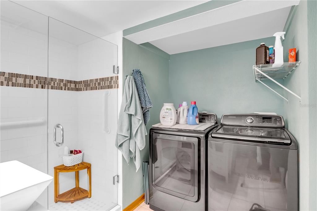 For Sale: $313,700 (4 beds, 2 baths, 1878 Square Feet)