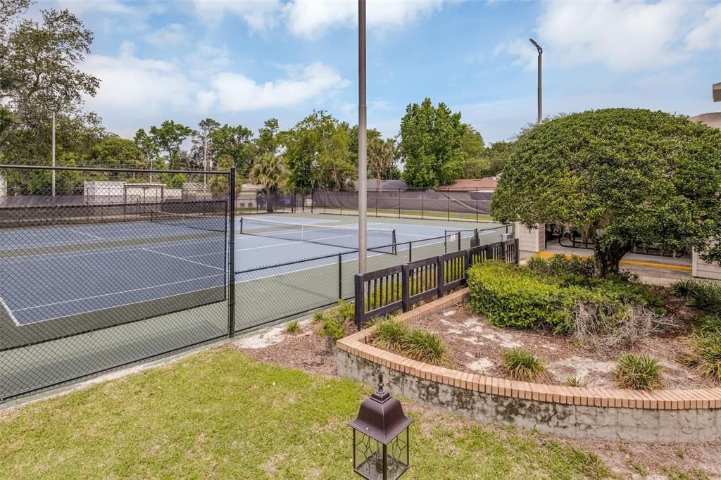For Sale: $313,700 (4 beds, 2 baths, 1878 Square Feet)