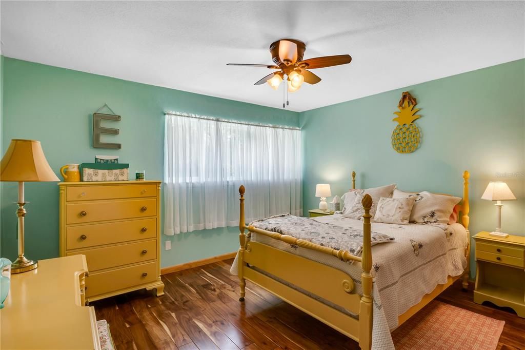 For Sale: $313,700 (4 beds, 2 baths, 1878 Square Feet)