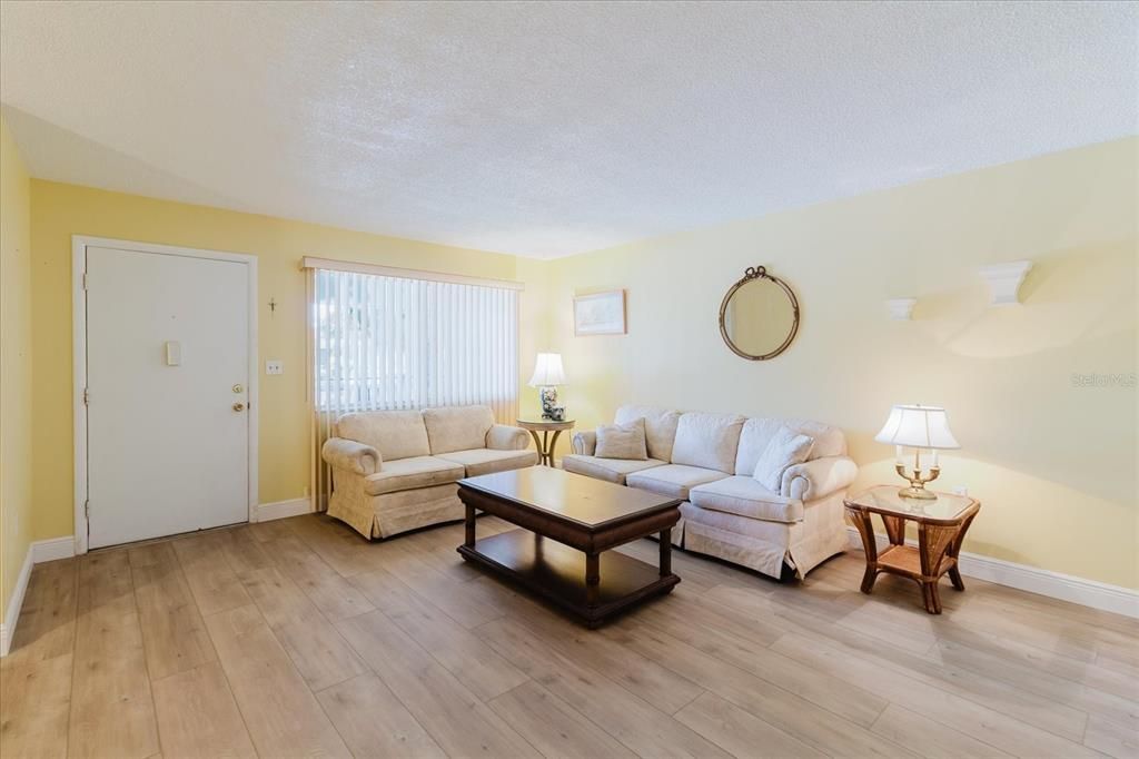 En Venta: $112,000 (2 camas, 1 baños, 870 Pies cuadrados)