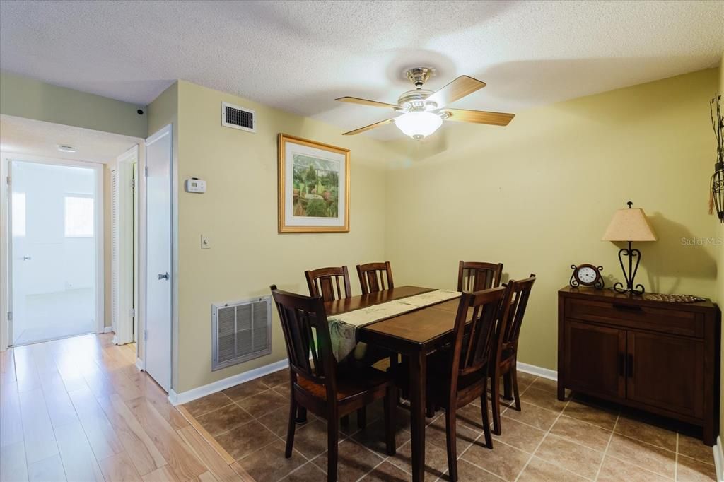 En Venta: $114,000 (2 camas, 1 baños, 870 Pies cuadrados)