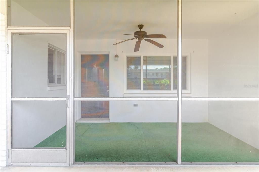 For Sale: $115,000 (2 beds, 1 baths, 870 Square Feet)