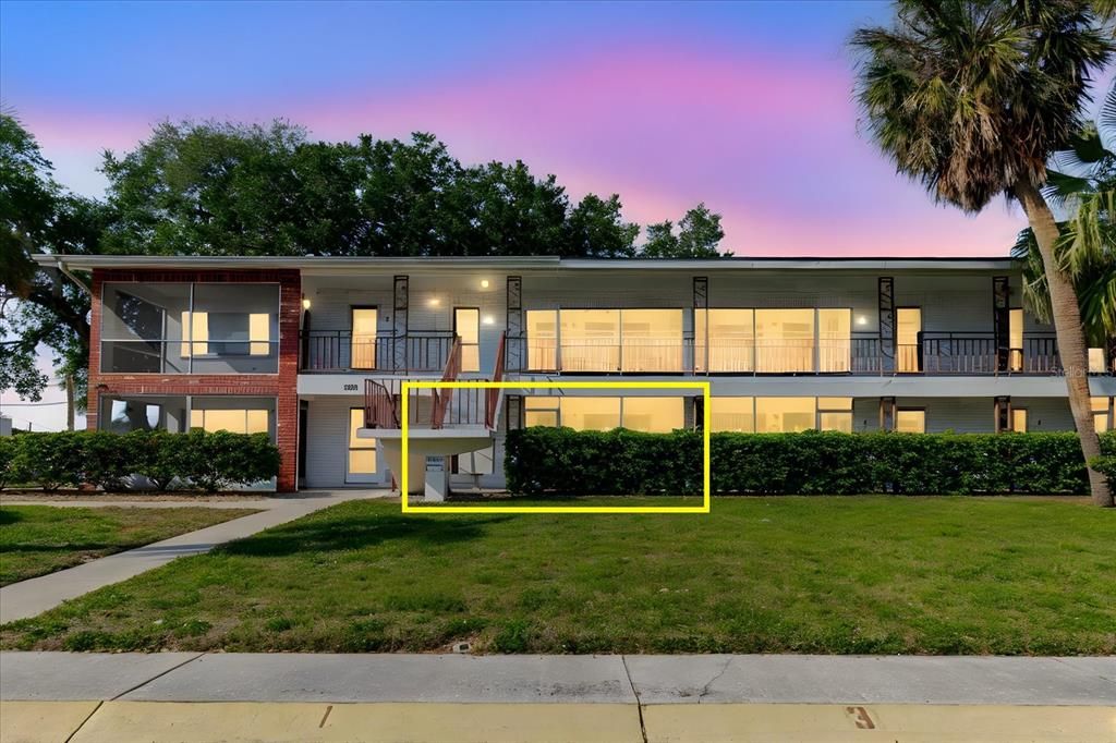 For Sale: $115,000 (2 beds, 1 baths, 870 Square Feet)