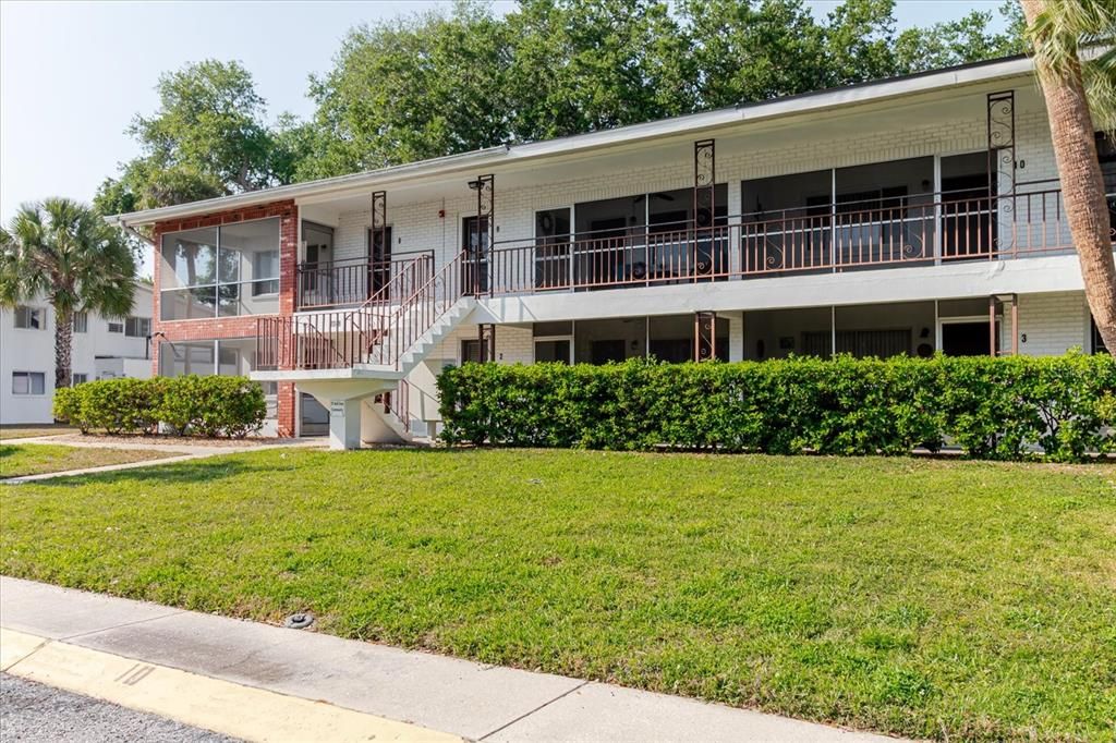 For Sale: $115,000 (2 beds, 1 baths, 870 Square Feet)