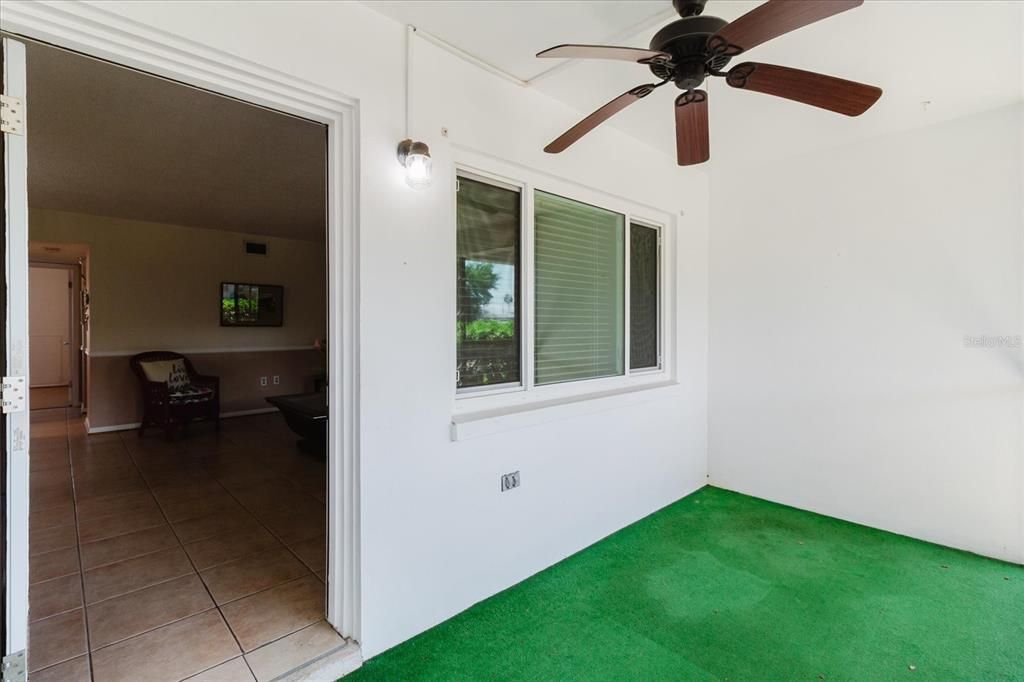 For Sale: $115,000 (2 beds, 1 baths, 870 Square Feet)