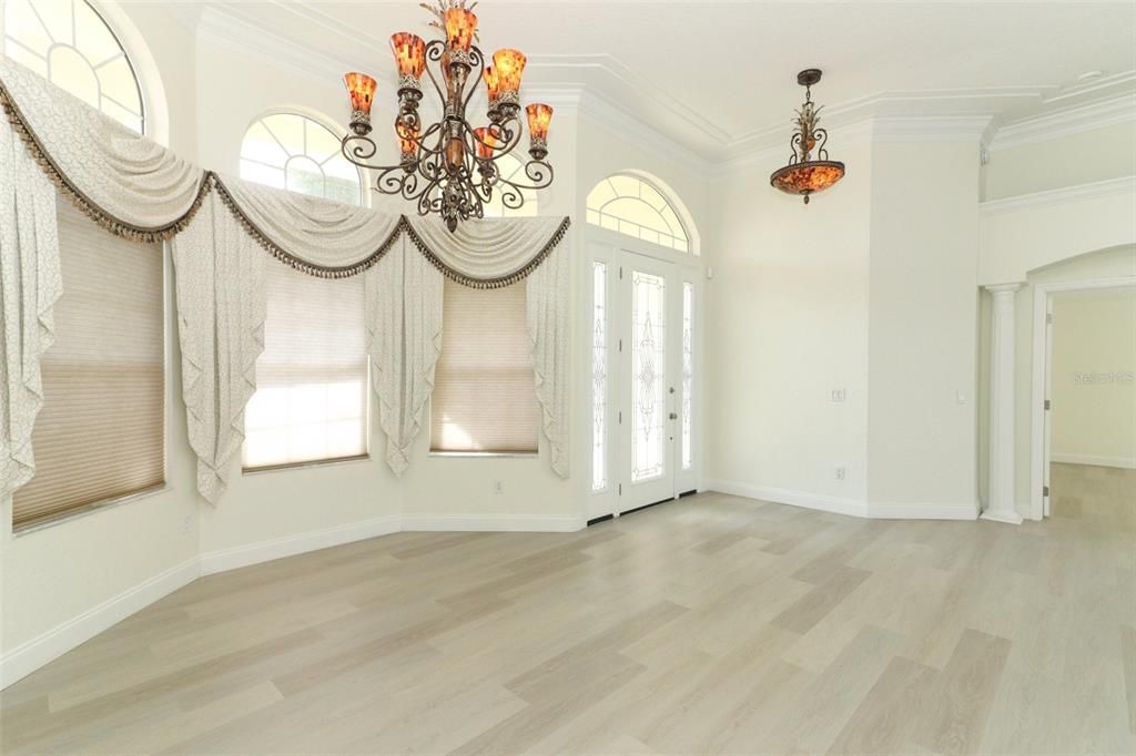 En Venta: $575,000 (3 camas, 2 baños, 3133 Pies cuadrados)
