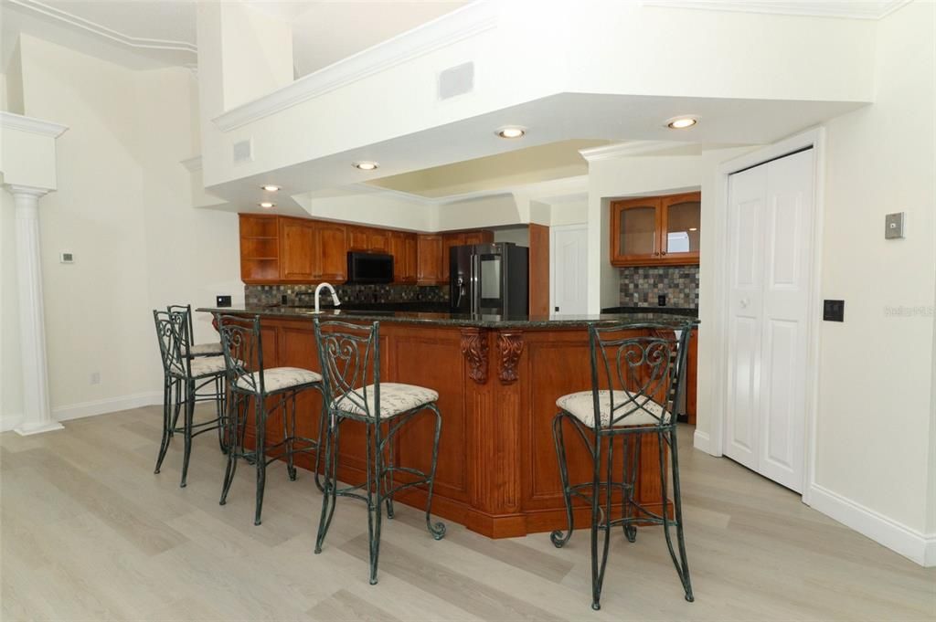 En Venta: $575,000 (3 camas, 2 baños, 3133 Pies cuadrados)