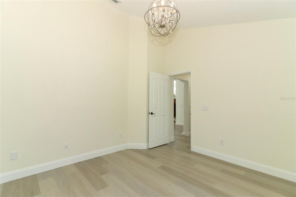 En Venta: $575,000 (3 camas, 2 baños, 3133 Pies cuadrados)