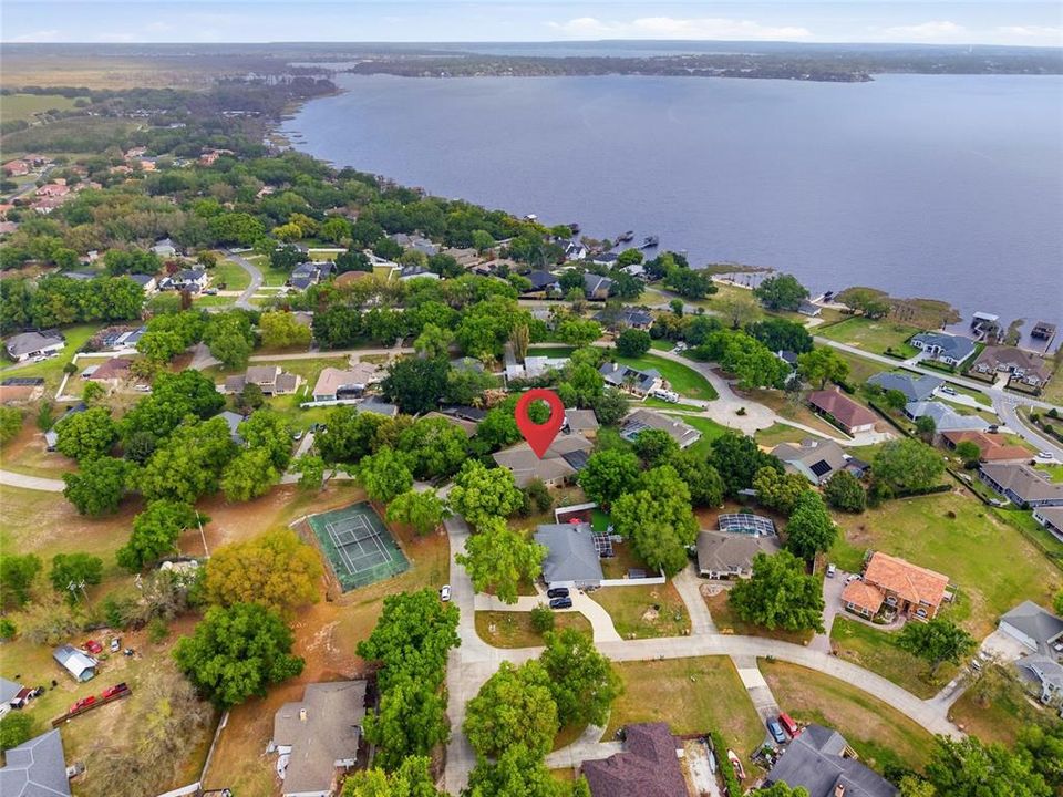 Activo con contrato: $825,000 (5 camas, 3 baños, 3417 Pies cuadrados)