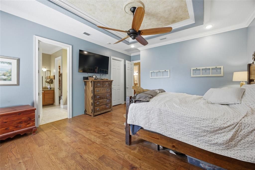 Activo con contrato: $825,000 (5 camas, 3 baños, 3417 Pies cuadrados)