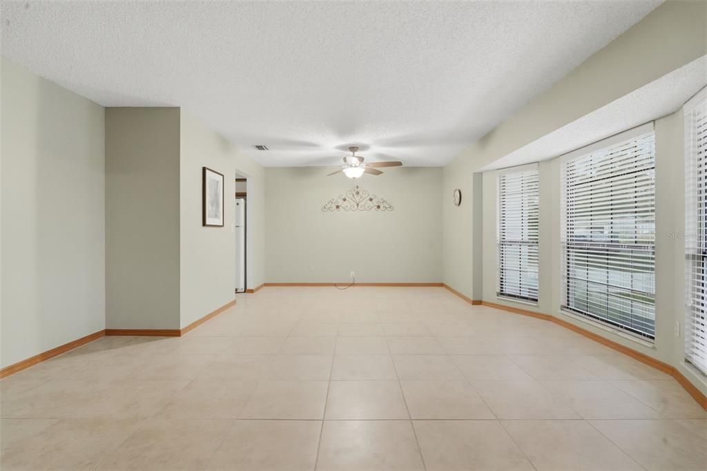 For Sale: $324,900 (3 beds, 2 baths, 1707 Square Feet)