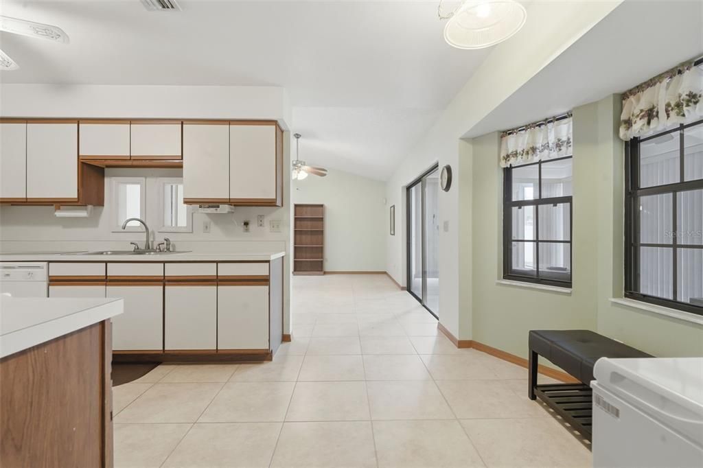For Sale: $324,900 (3 beds, 2 baths, 1707 Square Feet)