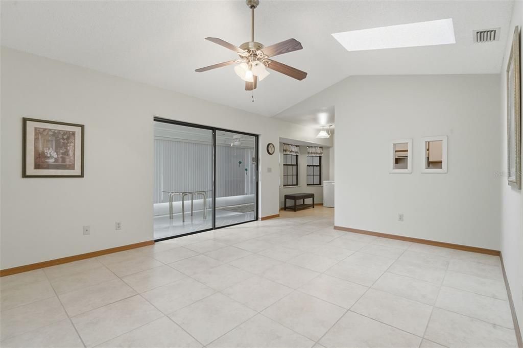 For Sale: $324,900 (3 beds, 2 baths, 1707 Square Feet)